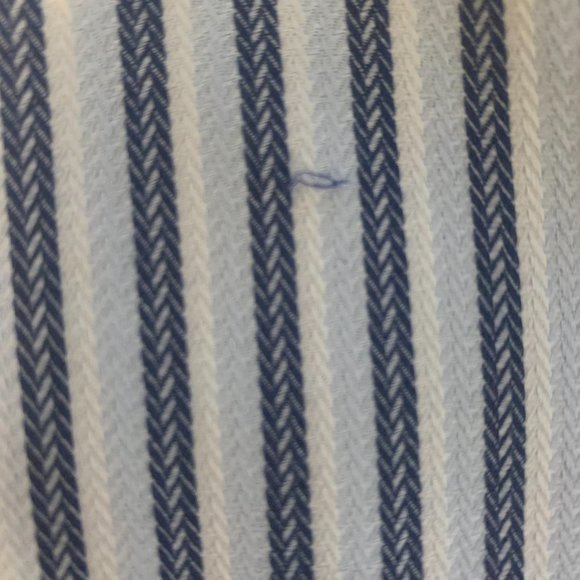Van Heusen Large Broadcloth Button Down Long Sleeve Shirt White/Blue Str… - Picture 9 of 10